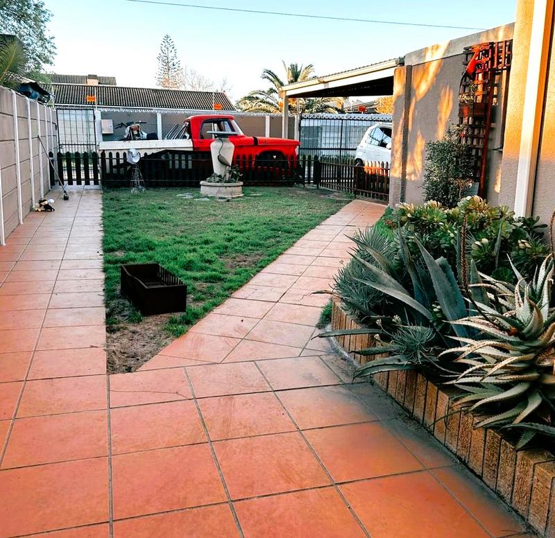 3 Bedroom Property for Sale in Mabille Park Western Cape